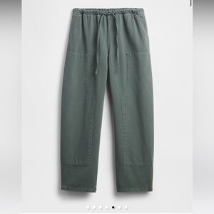 Women’s size XXS gap barrel pants, army green, NWT